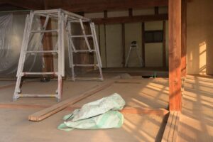 空き家を再生したリノベーション住宅の内装