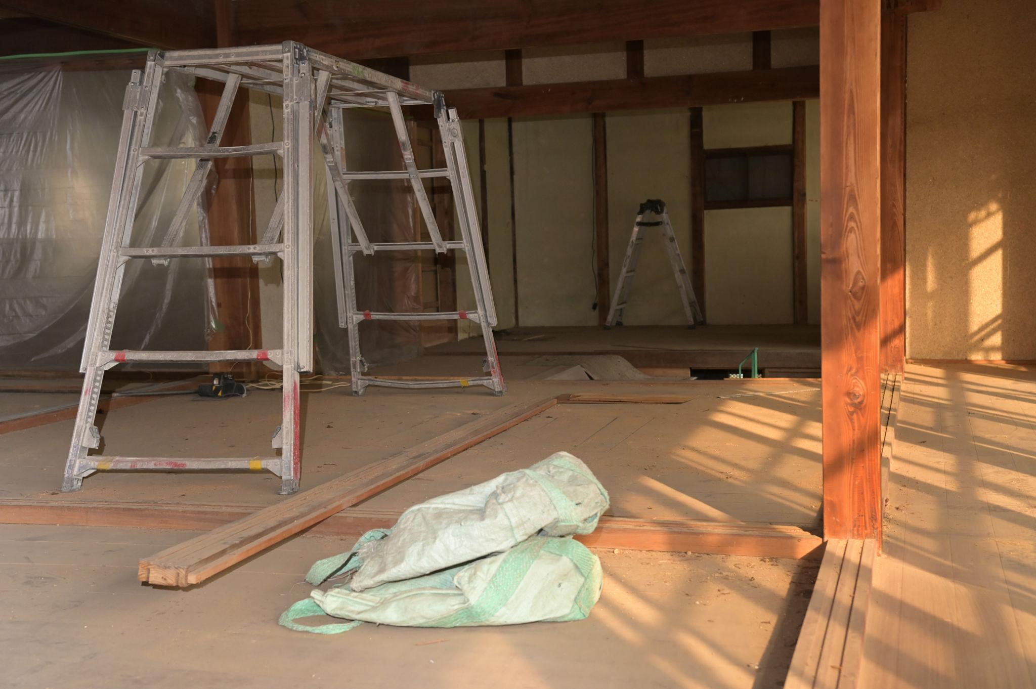 空き家を再生したリノベーション住宅の内装